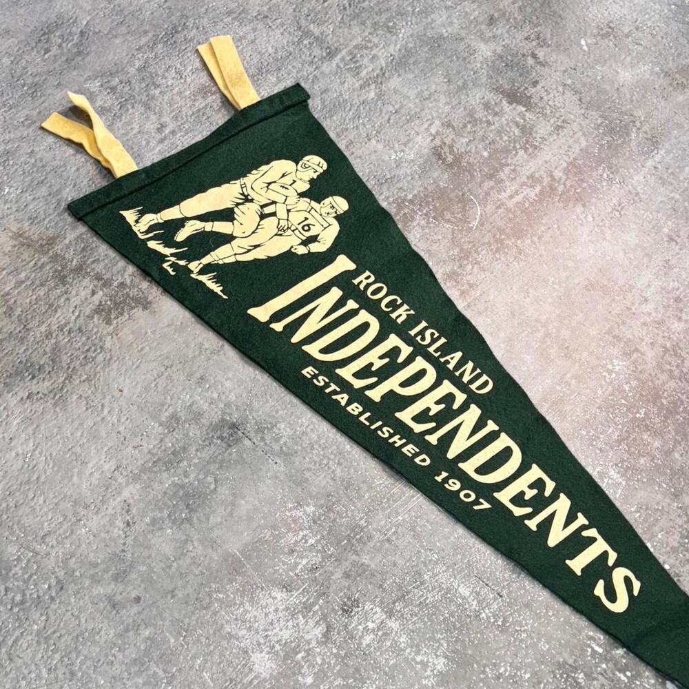 Vintage Rock Island Independents Green & Cream Pennant! NFL Oxford Pennant